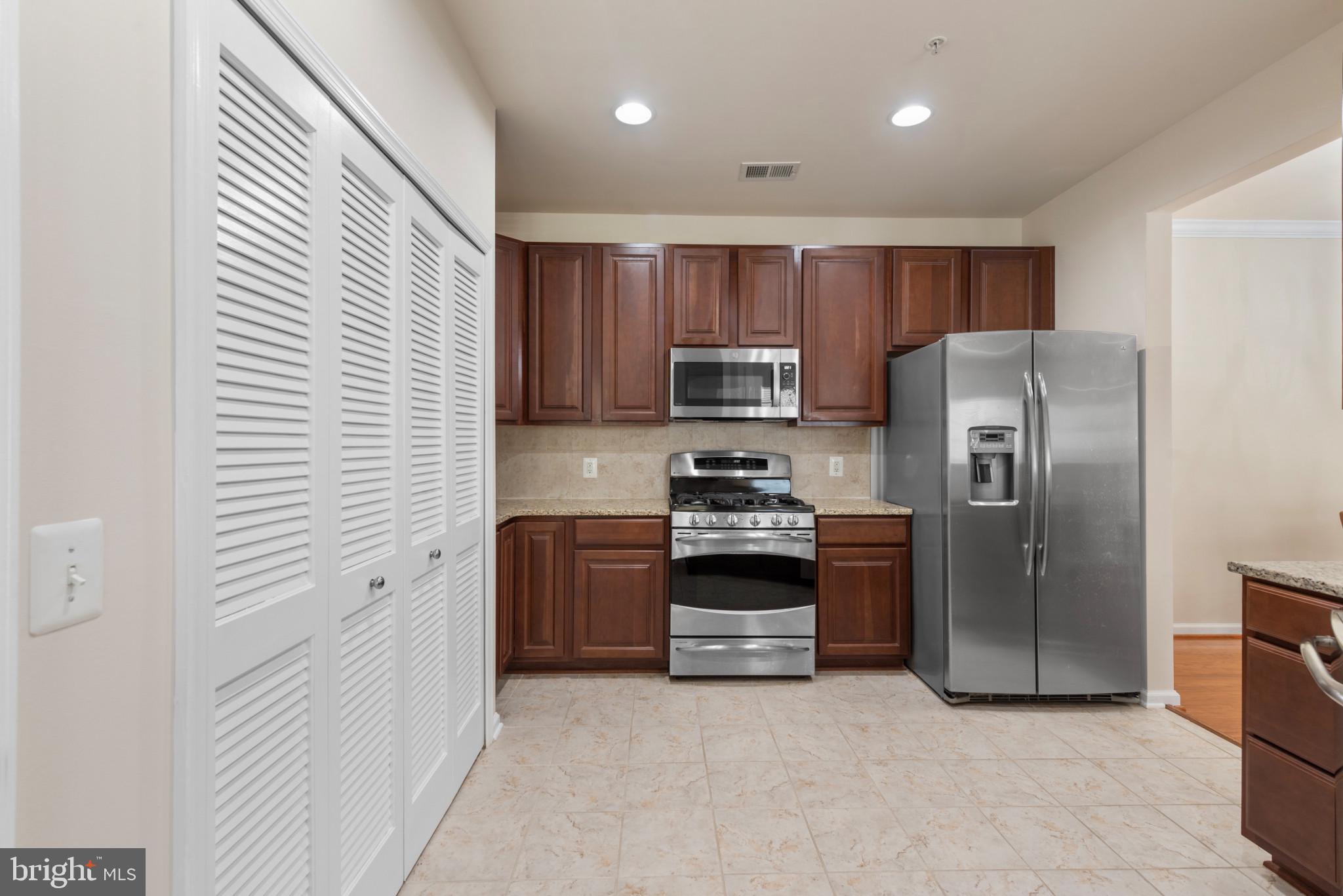 1624 Hardwick Ct #101