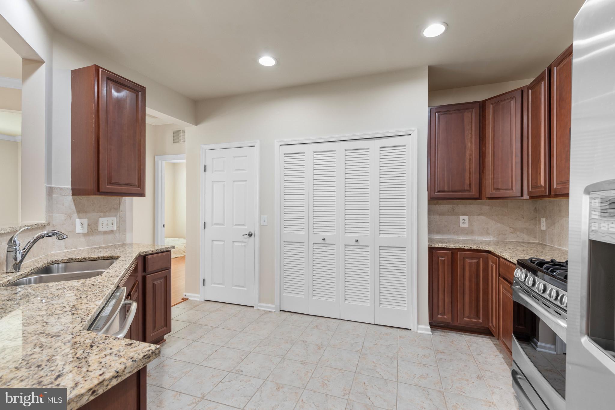 1624 Hardwick Ct #101