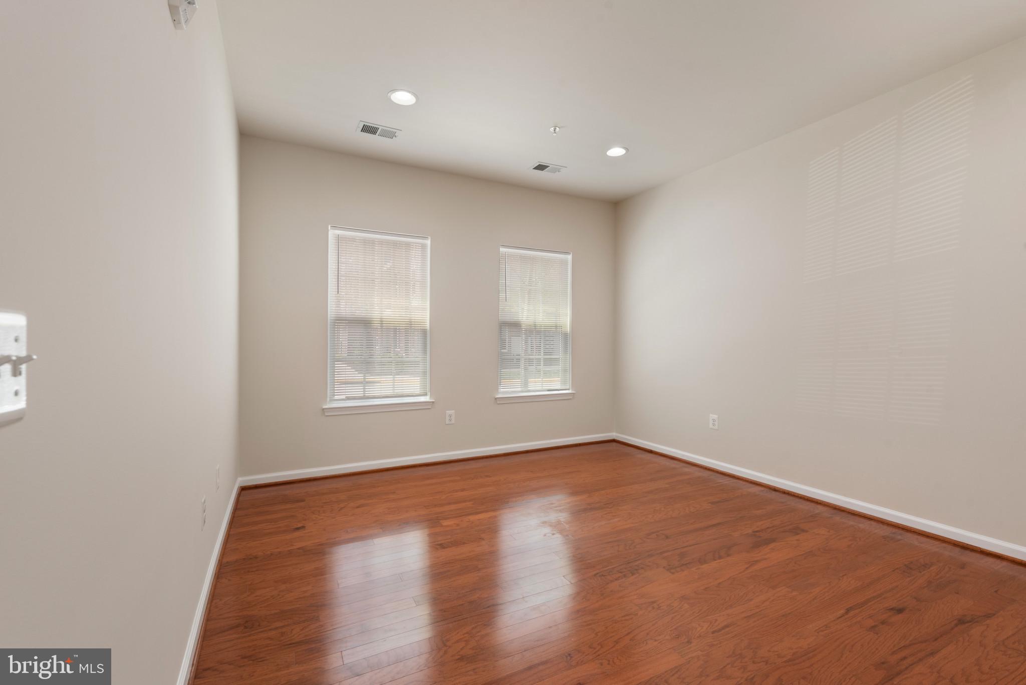 1624 Hardwick Ct #101