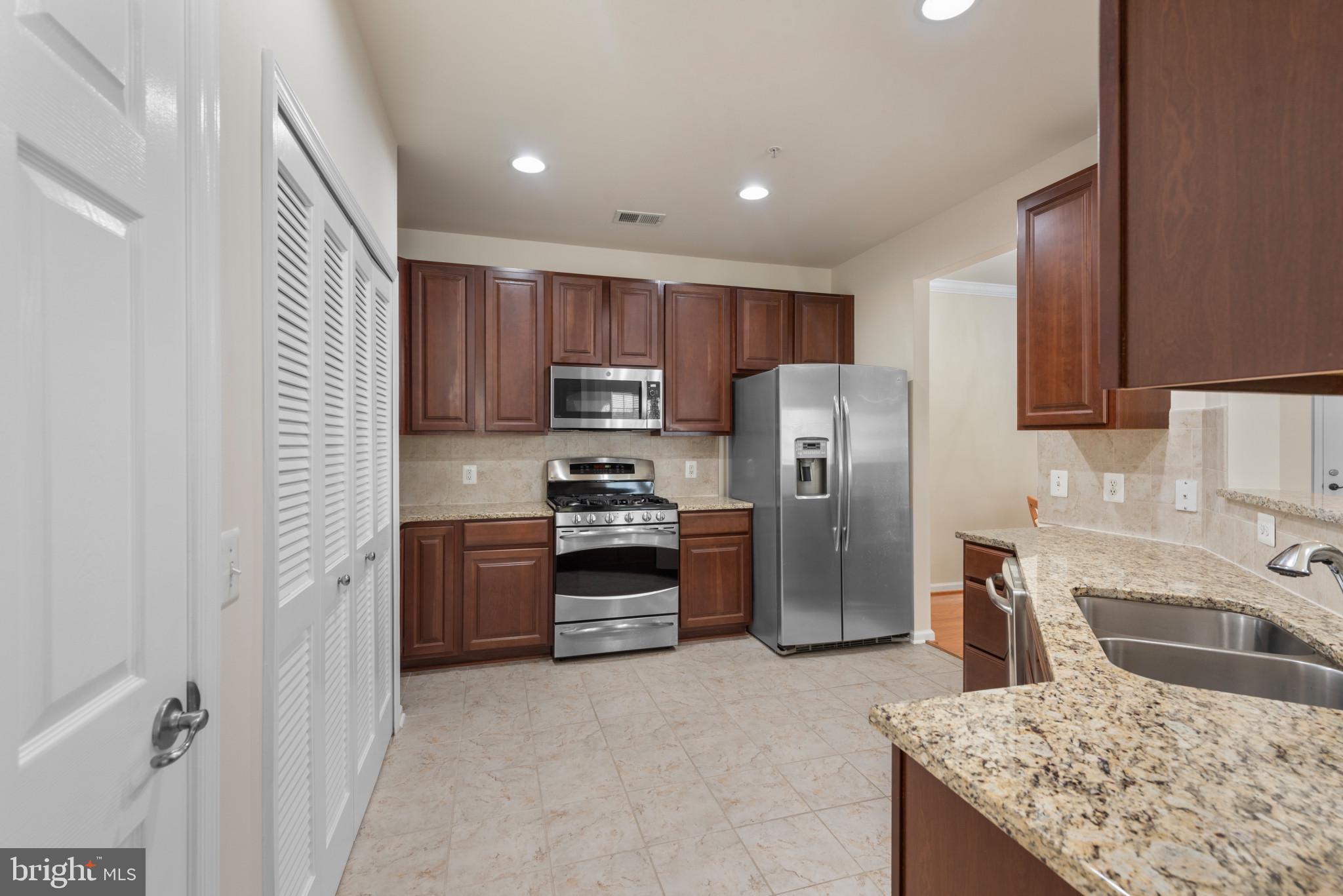 1624 Hardwick Ct #101