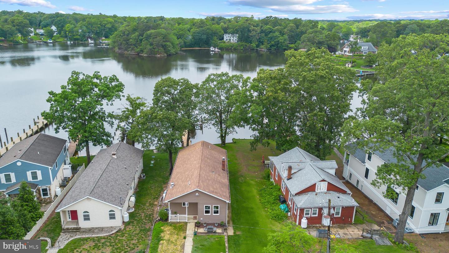 332 RIVERSIDE DR