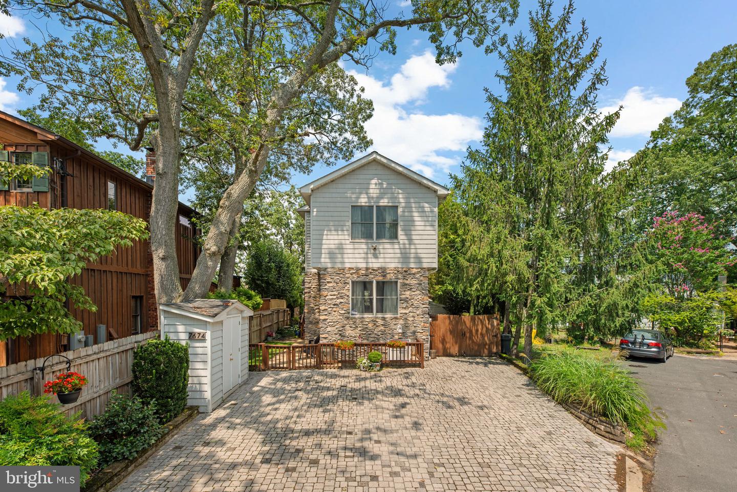 7674 Pine Knob Rd