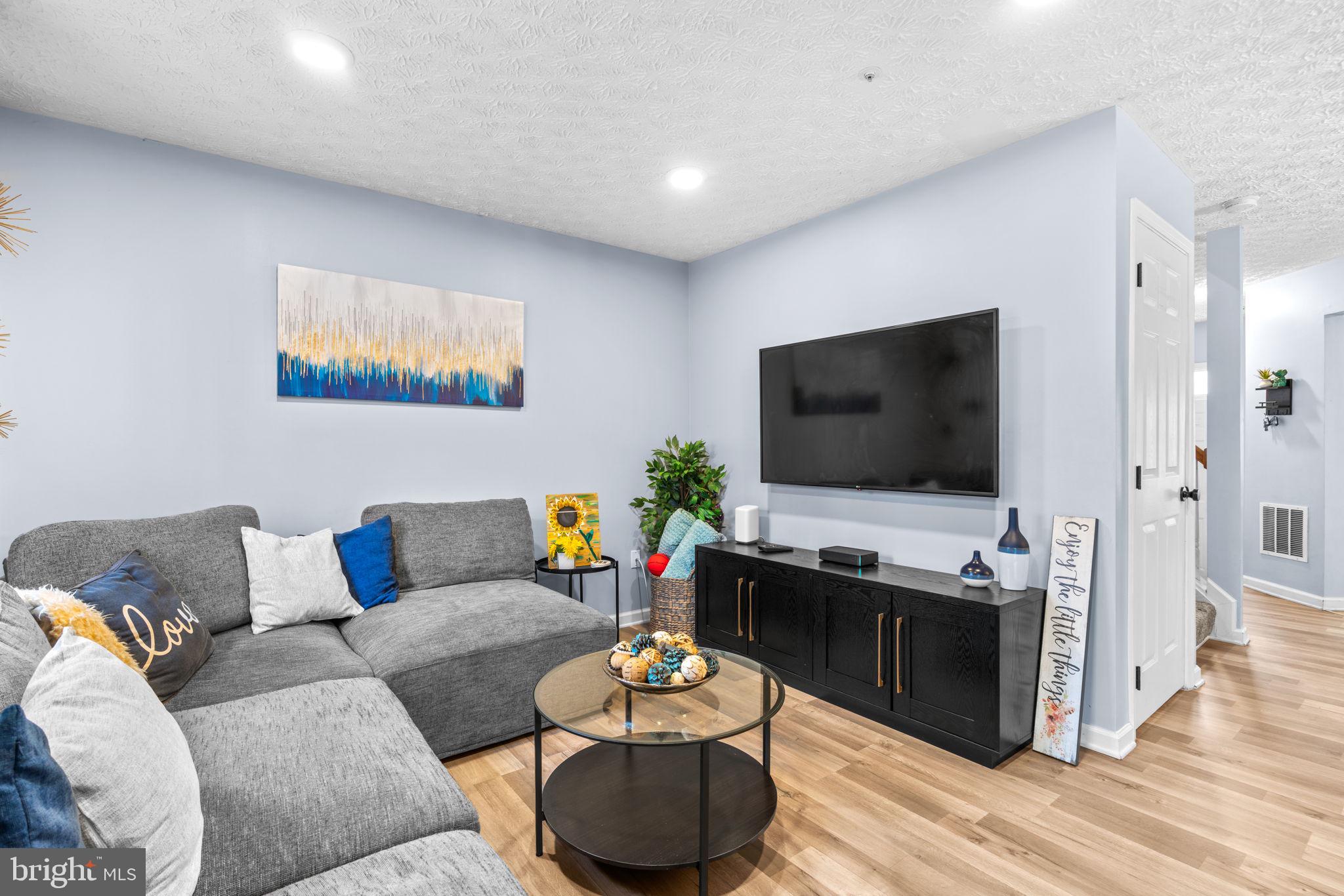 627 TRIPP CREEK COURT