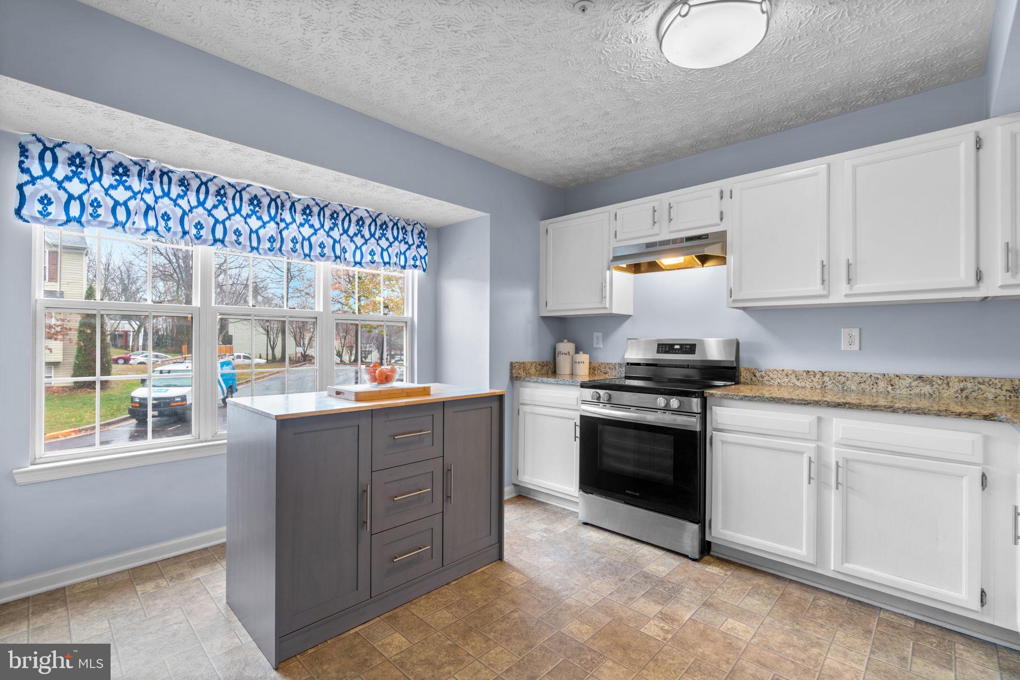 627 TRIPP CREEK COURT