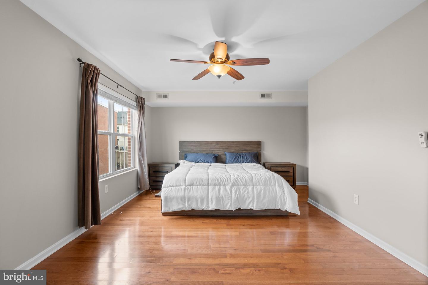 4642 DILLON PLACE