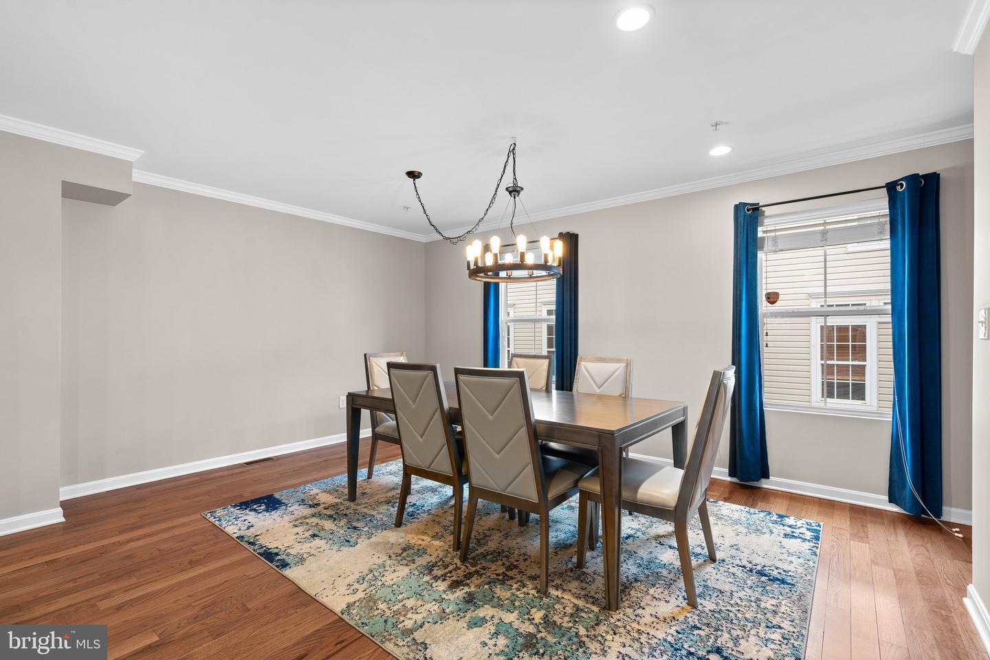 4642 DILLON PLACE