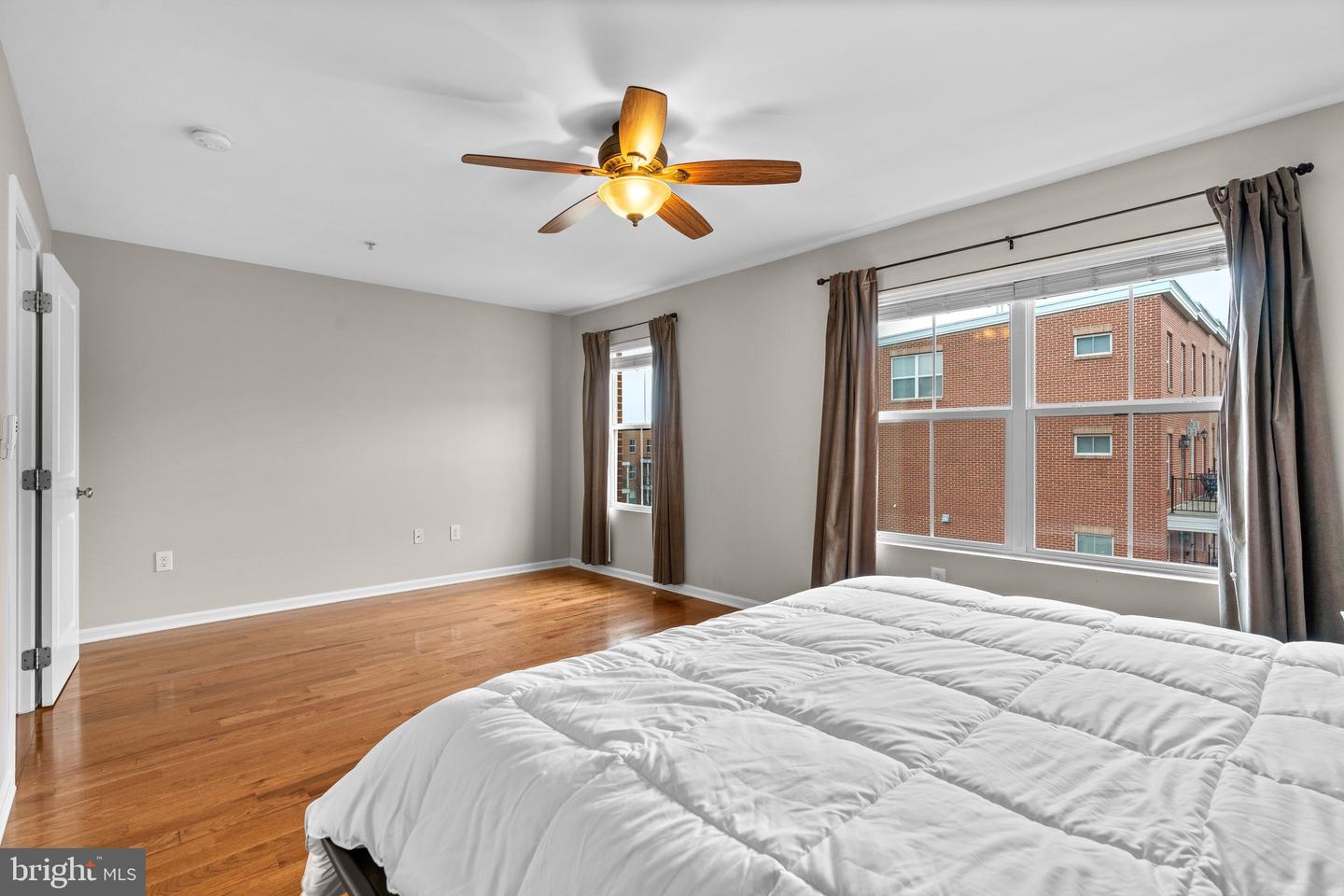 4642 DILLON PLACE