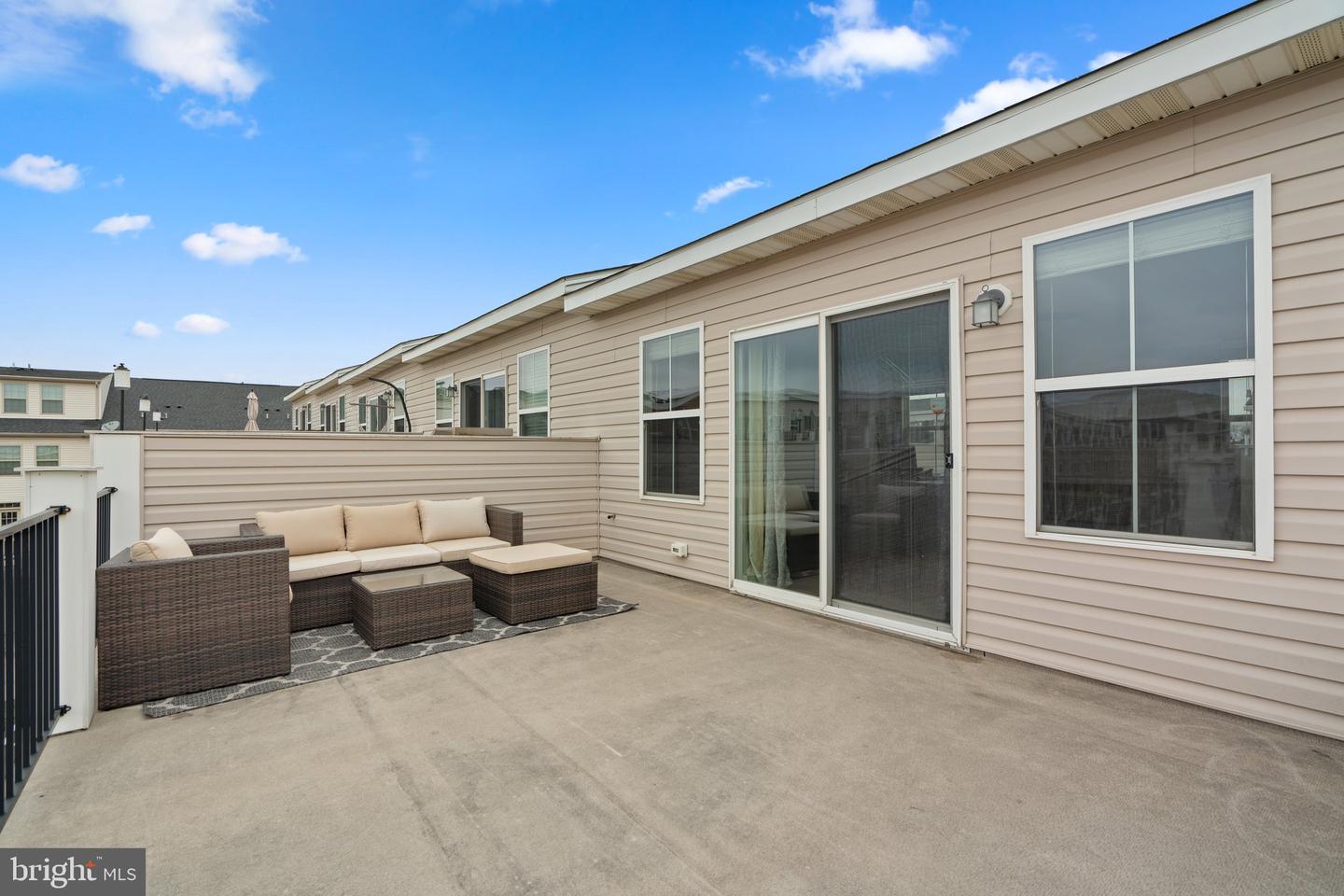 4642 DILLON PLACE
