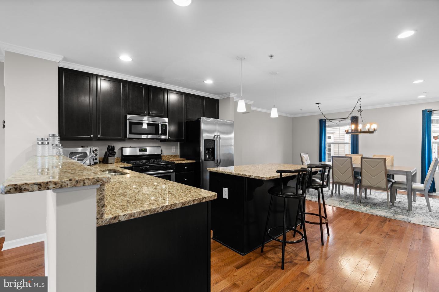 4642 DILLON PLACE