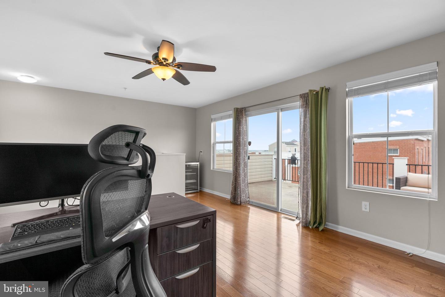 4642 DILLON PLACE