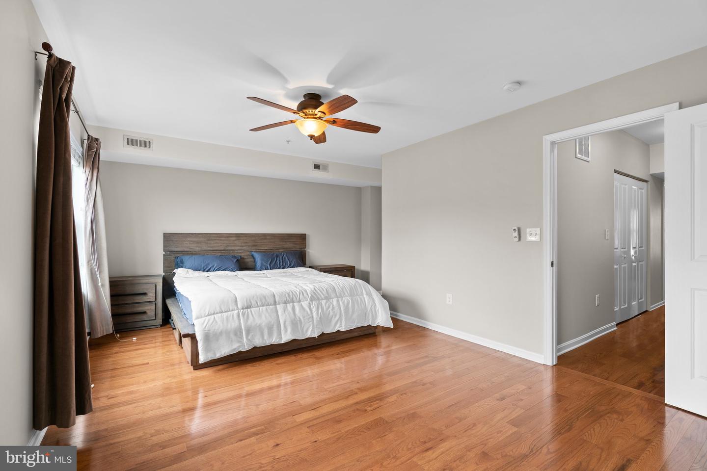 4642 DILLON PLACE