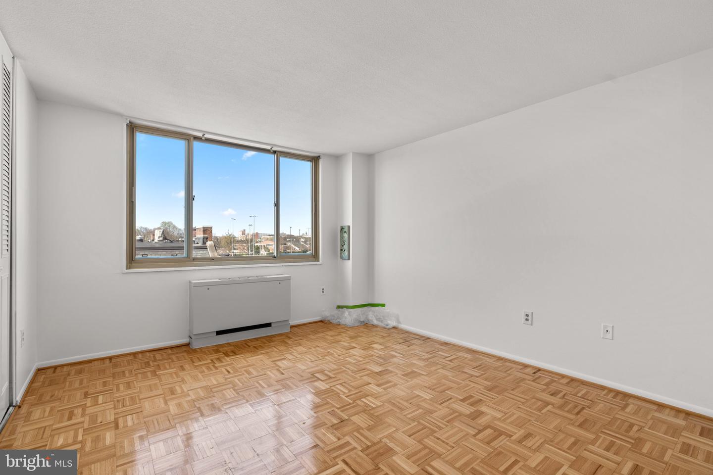 1 UNIVERSITY PARKWAY E Unit: 710