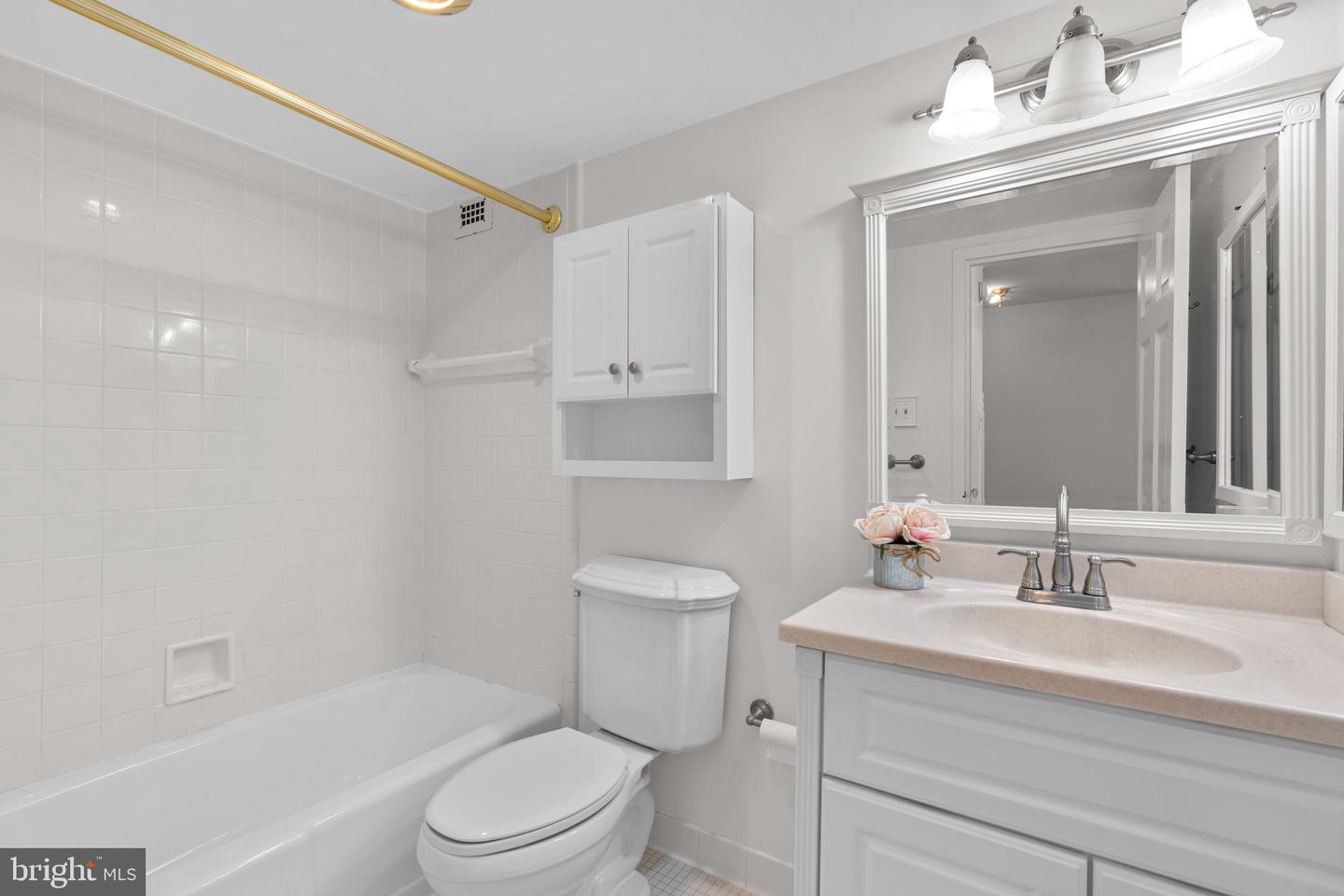 1 UNIVERSITY PARKWAY E Unit: 710