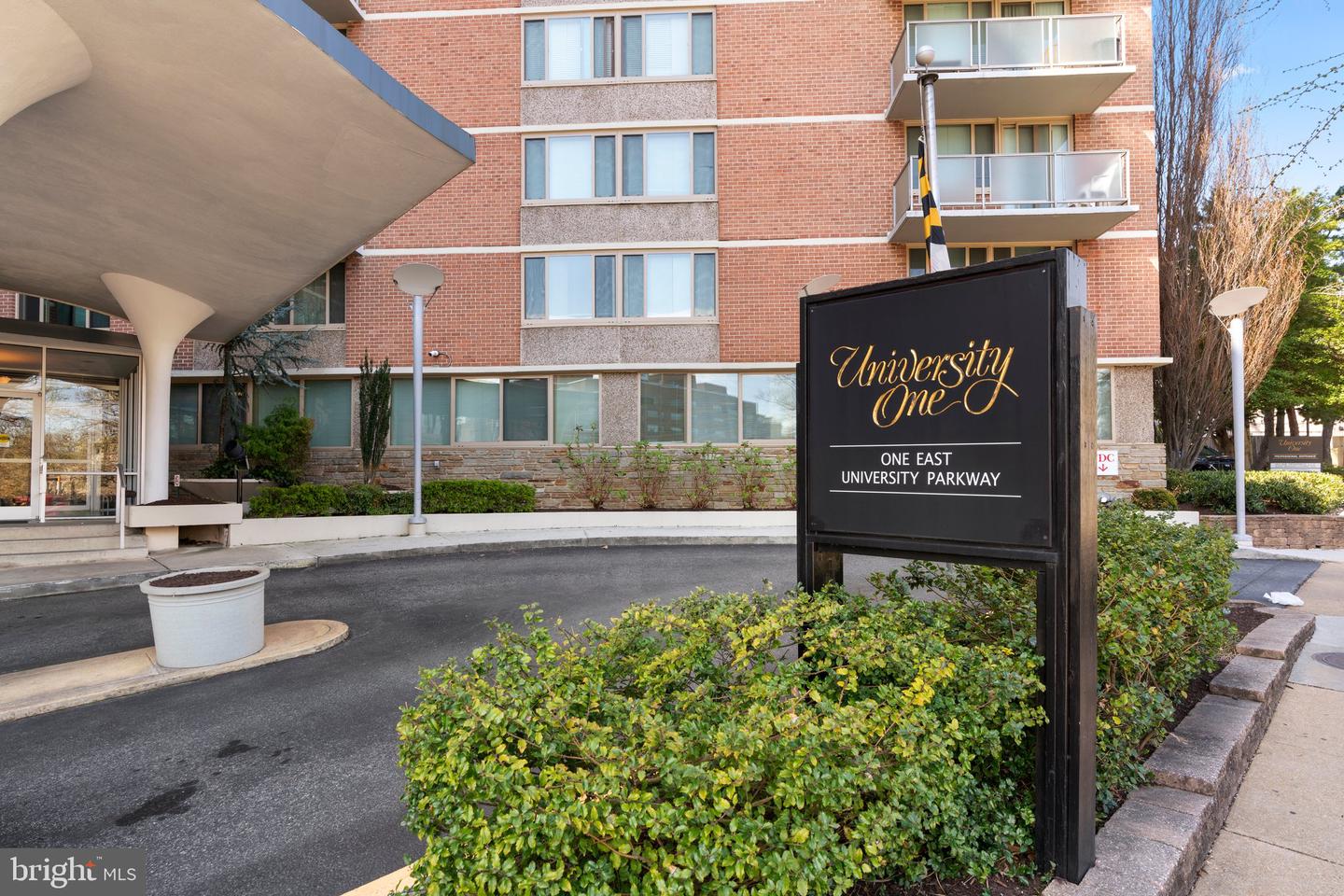 1 UNIVERSITY PARKWAY E Unit: 710