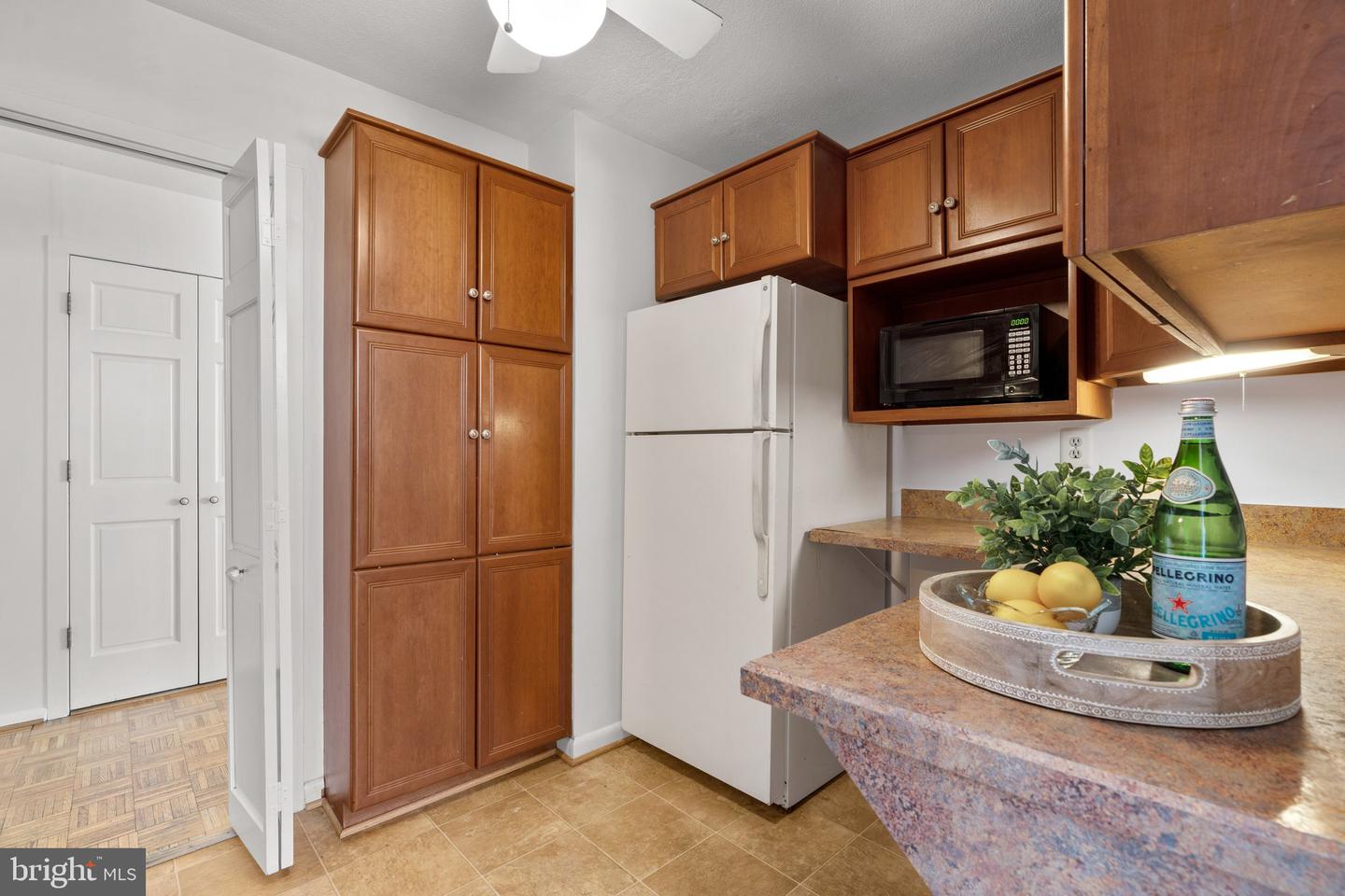 1 UNIVERSITY PARKWAY E Unit: 710
