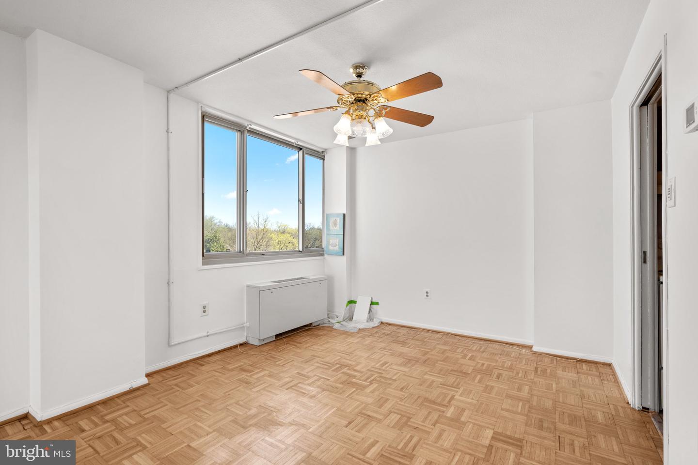 1 UNIVERSITY PARKWAY E Unit: 710