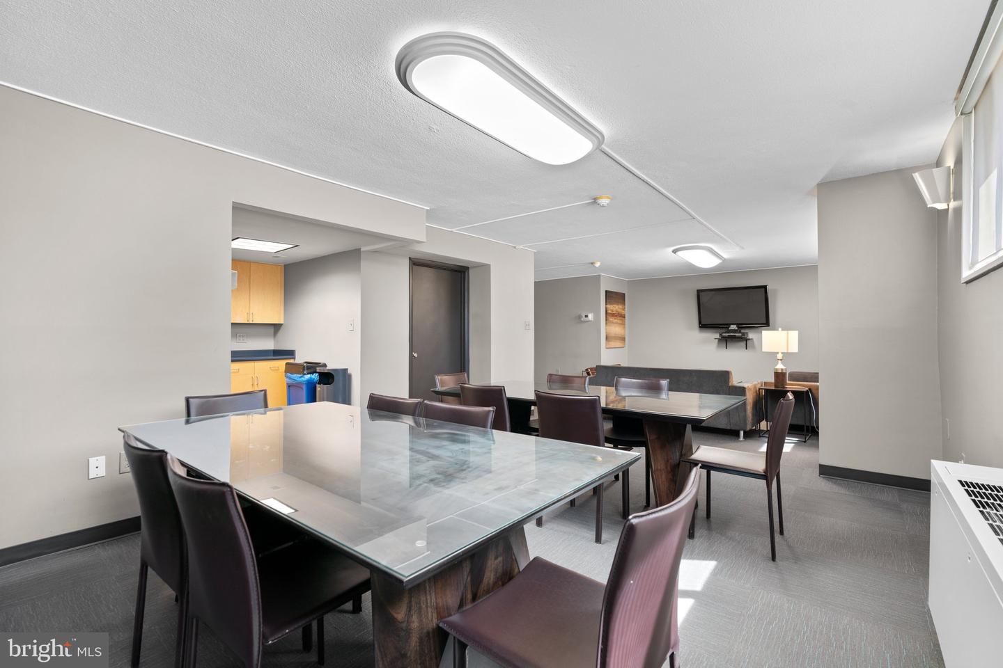 1 UNIVERSITY PARKWAY E Unit: 710