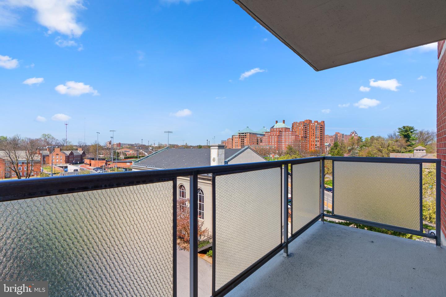 1 UNIVERSITY PARKWAY E Unit: 710
