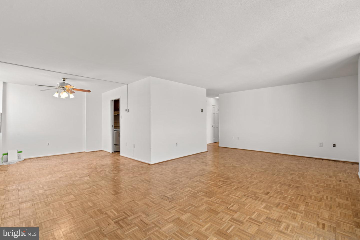1 UNIVERSITY PARKWAY E Unit: 710