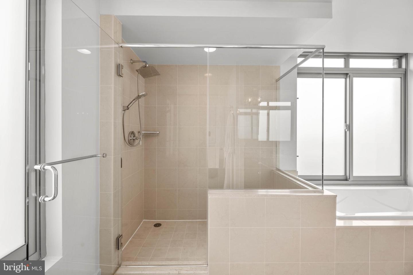 675 PRESIDENT STREET Unit: 2801