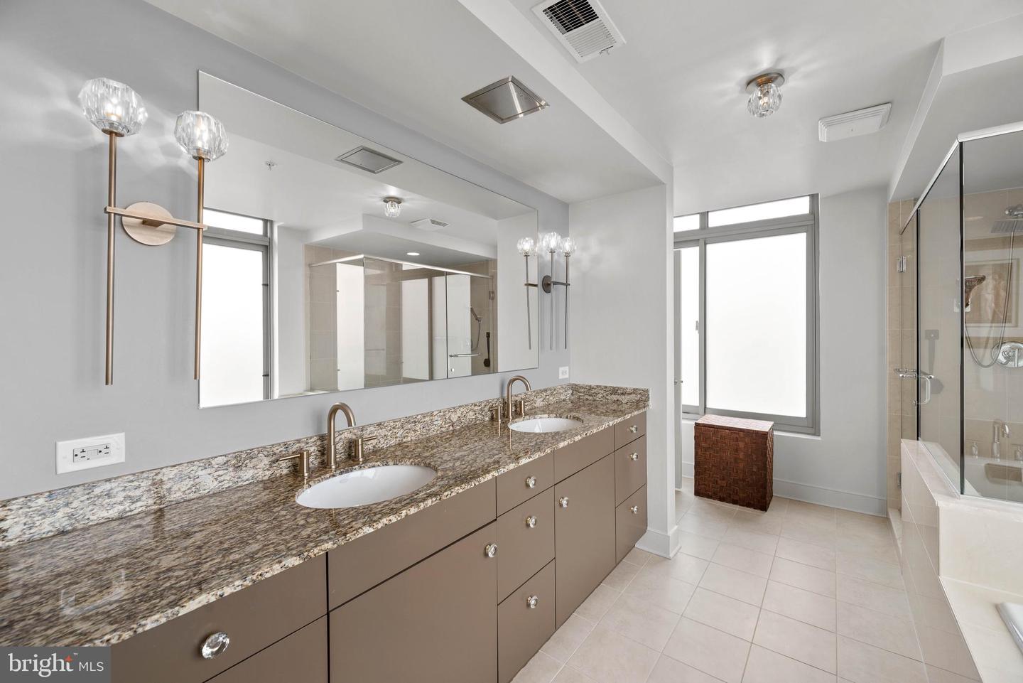 675 PRESIDENT STREET Unit: 2801