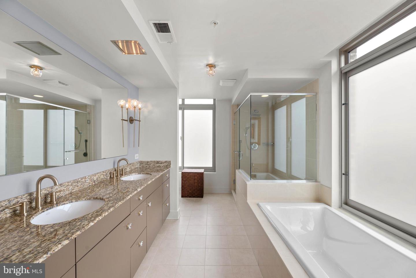 675 PRESIDENT STREET Unit: 2801