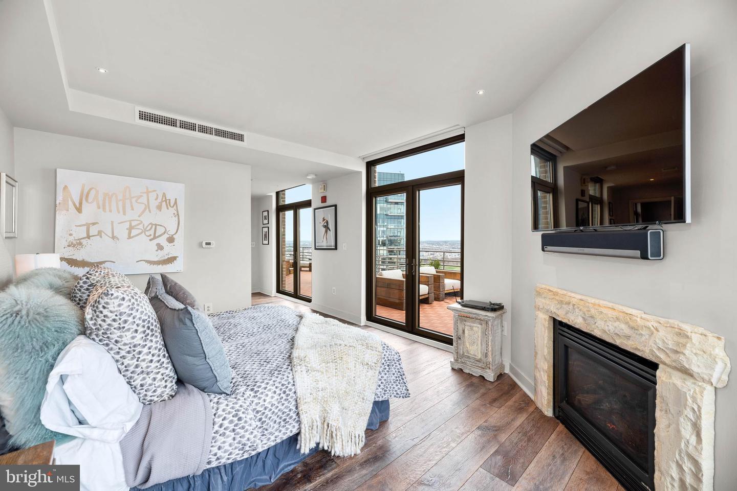 675 PRESIDENT STREET Unit: 2801