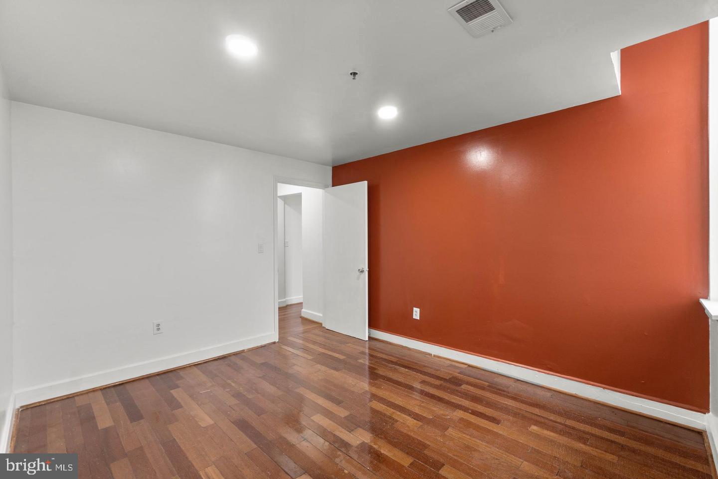 1912 MADISON AVENUE Unit: 301