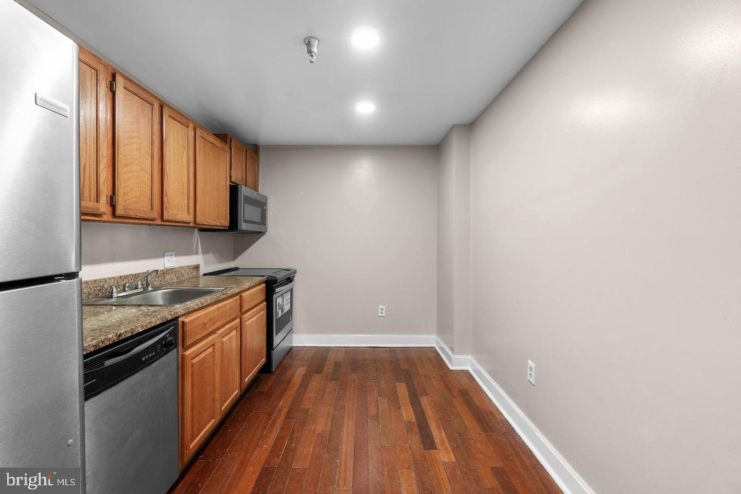 1912 MADISON AVENUE Unit: 301