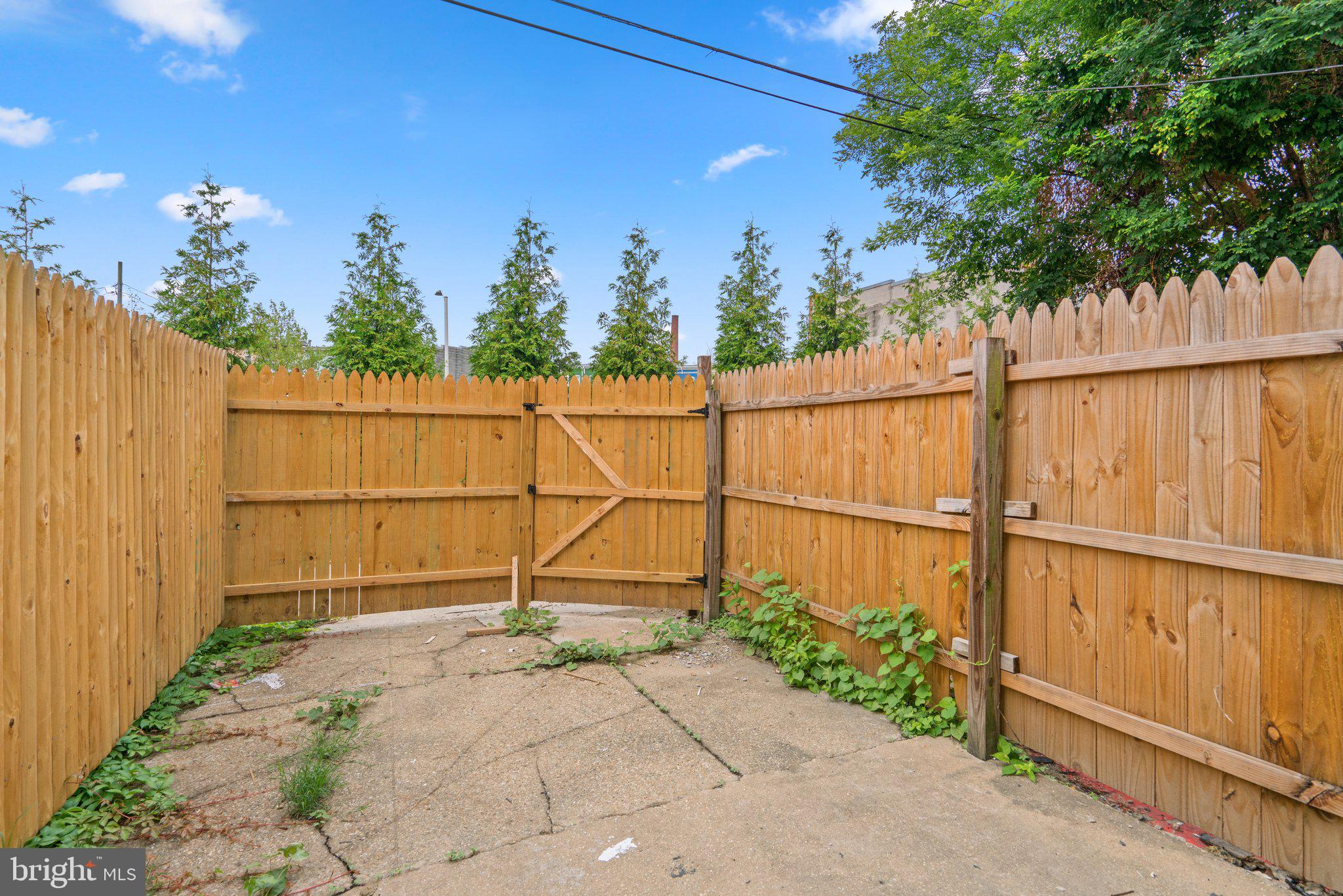 1544 N WOODYEAR STREET