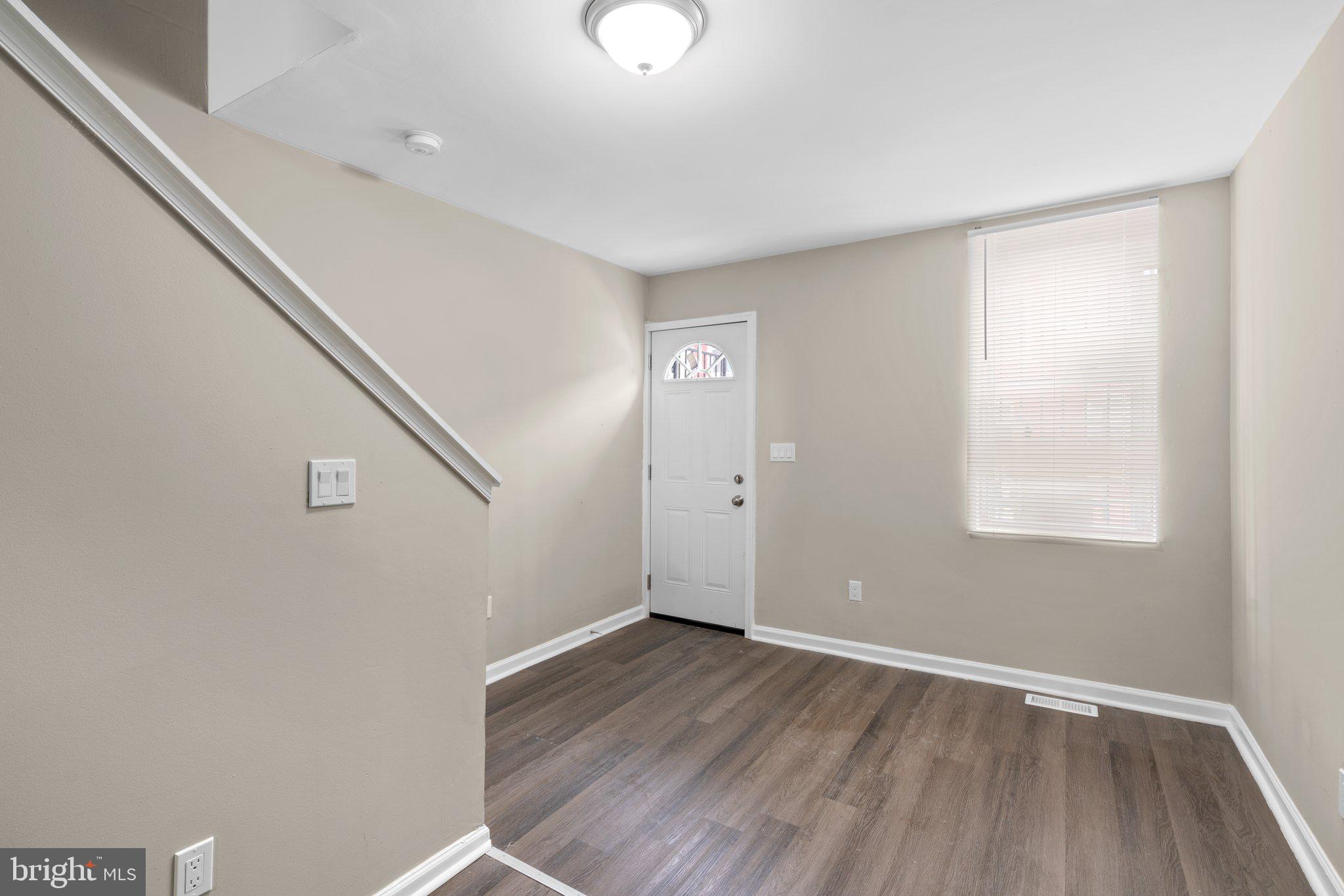 1544 N WOODYEAR STREET