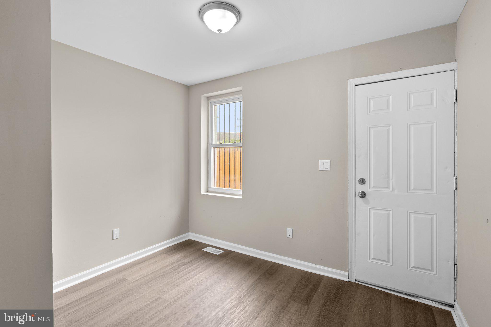 1544 N WOODYEAR STREET