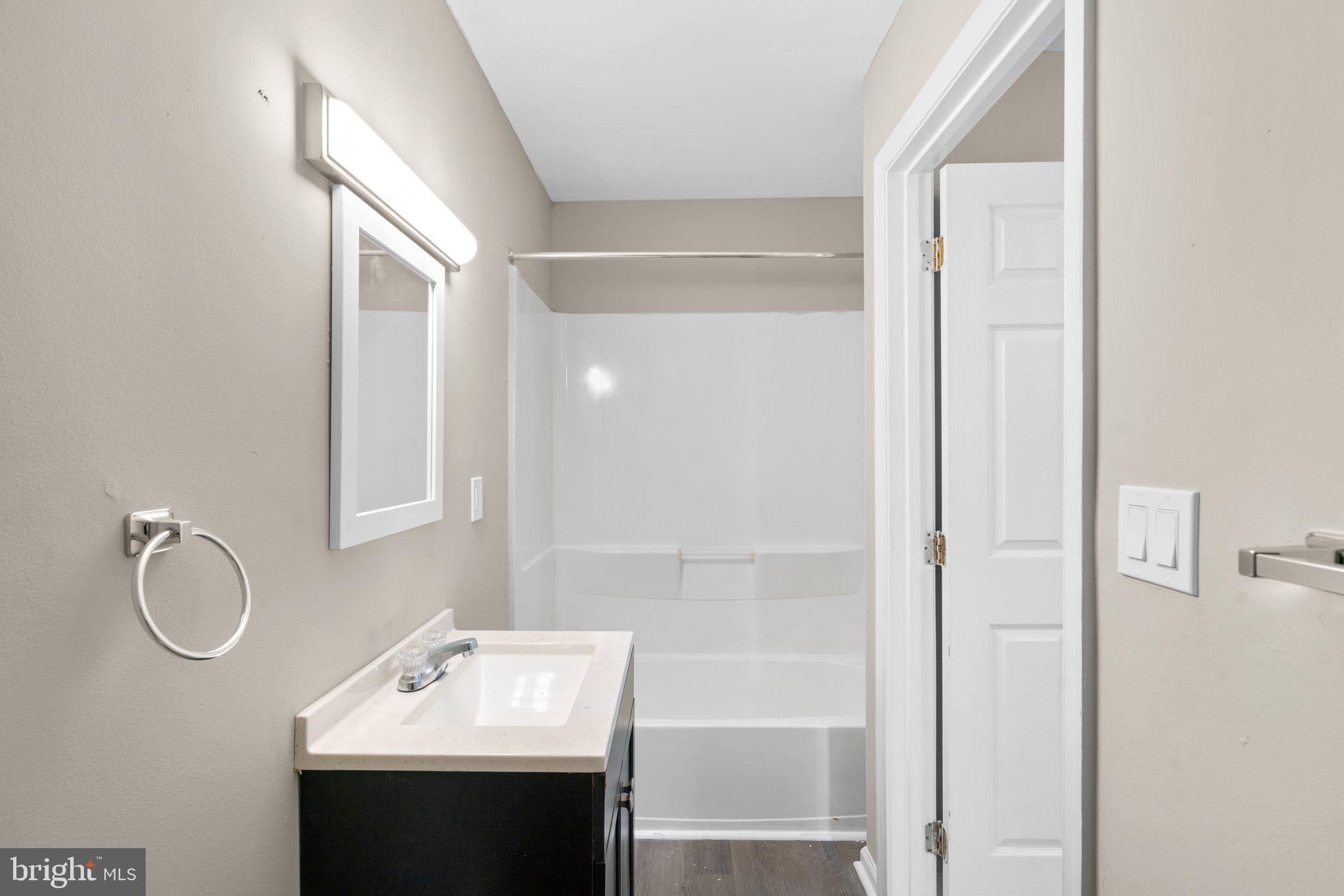 1544 N WOODYEAR STREET