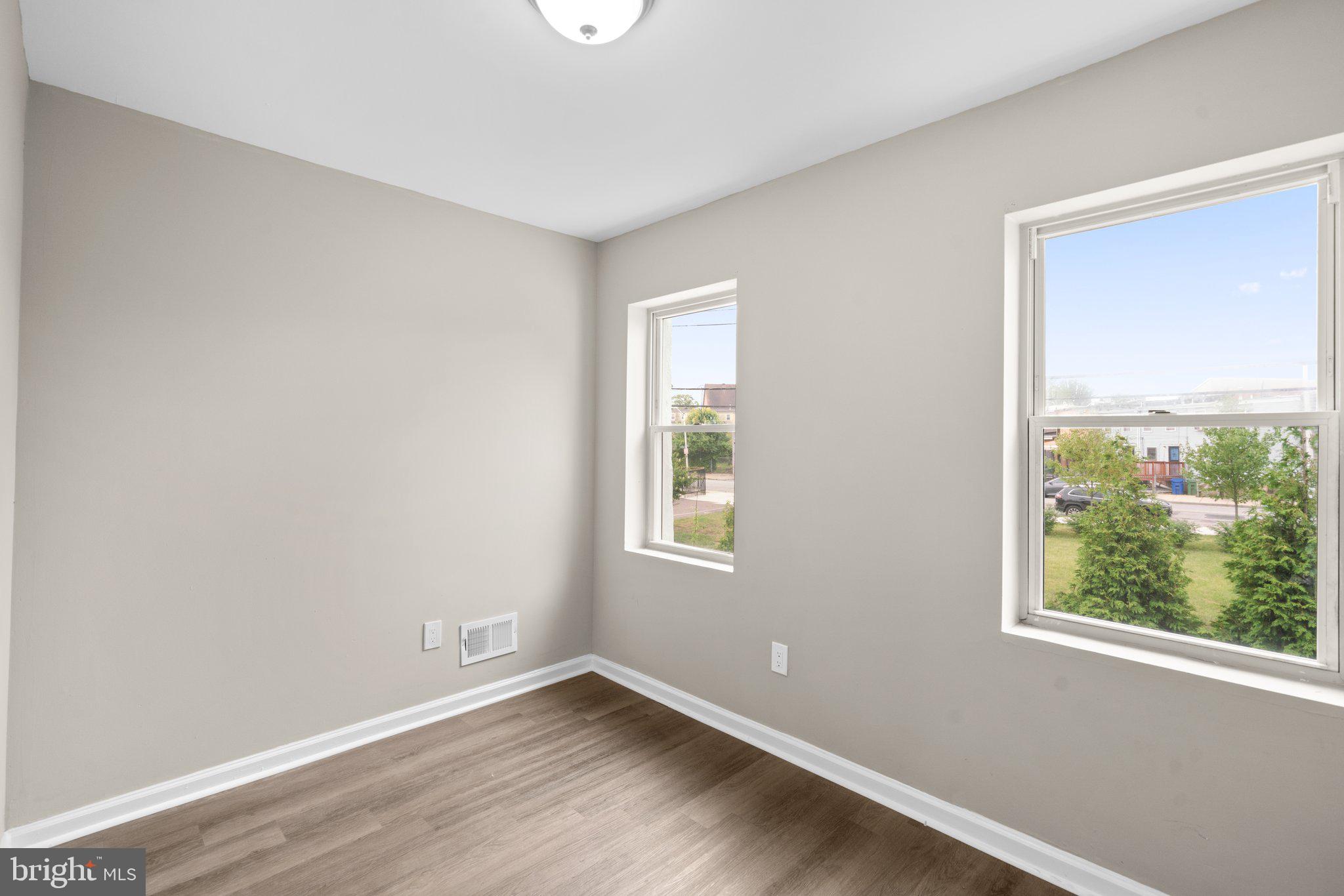 1544 N WOODYEAR STREET