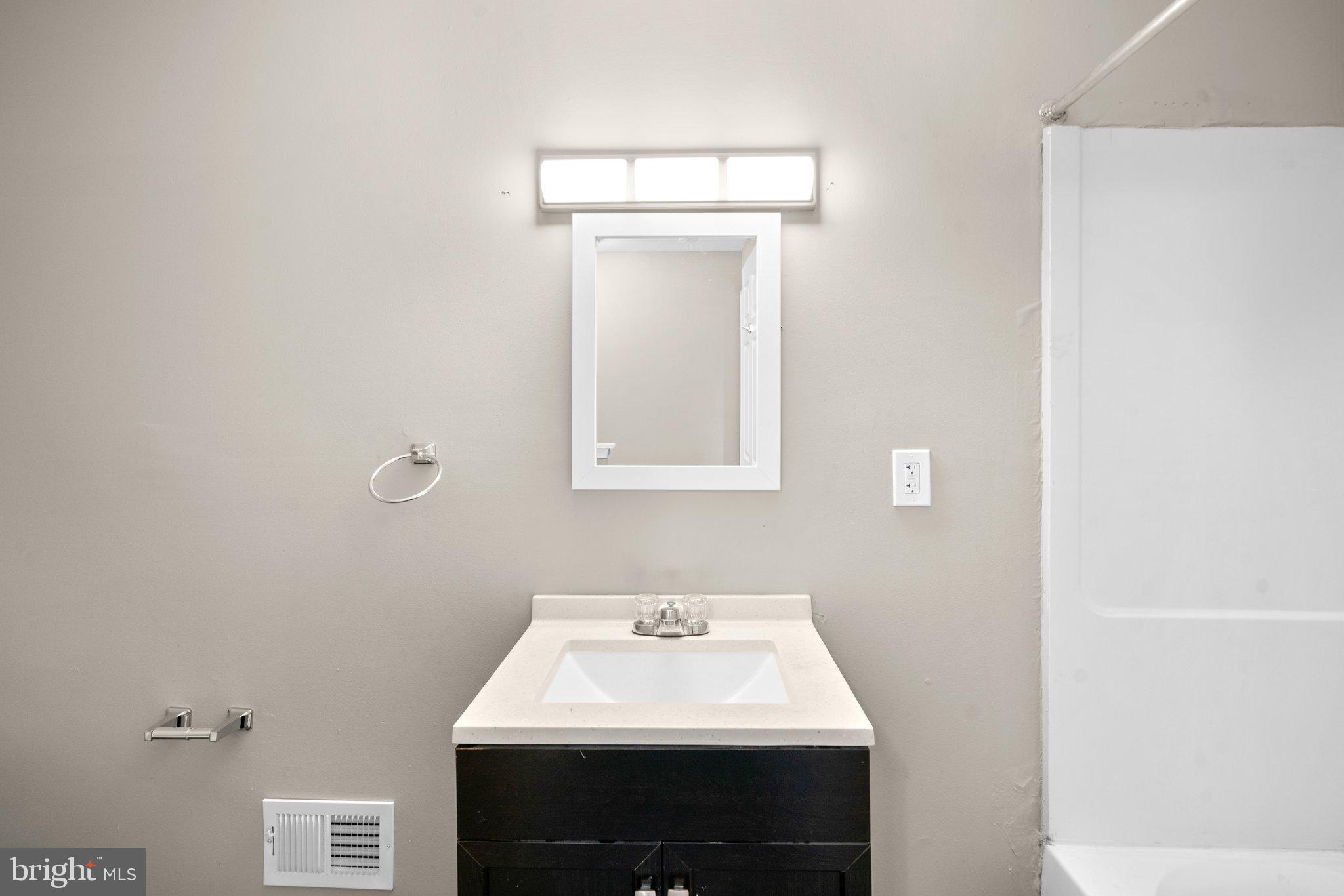 1544 N WOODYEAR STREET