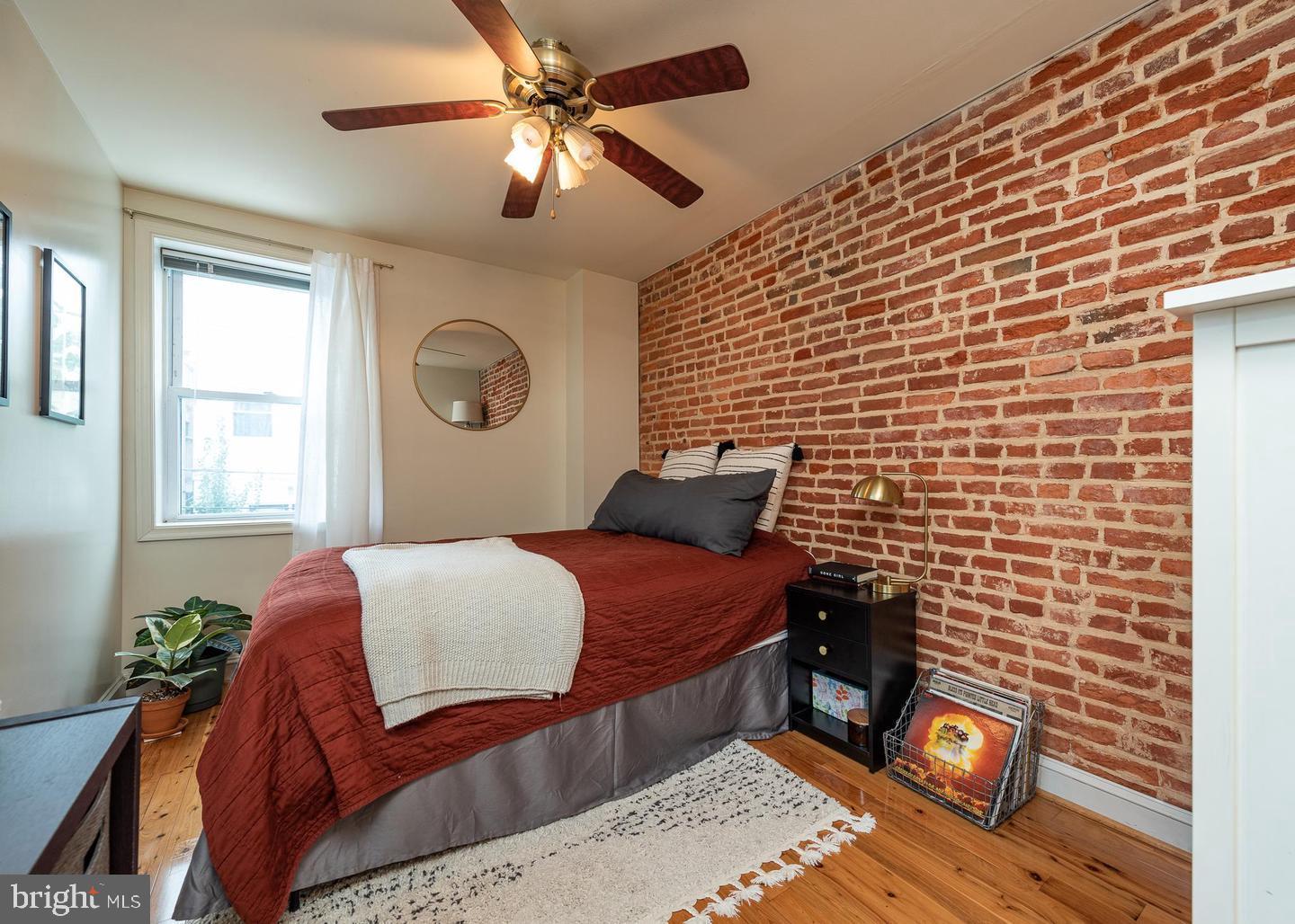 909 S Potomac STREET