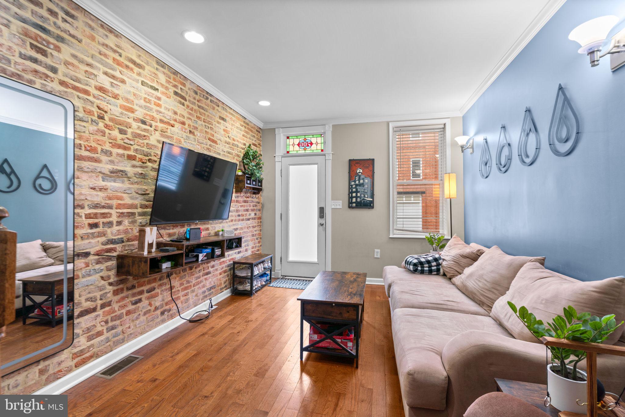 706 S Luzerne AVENUE