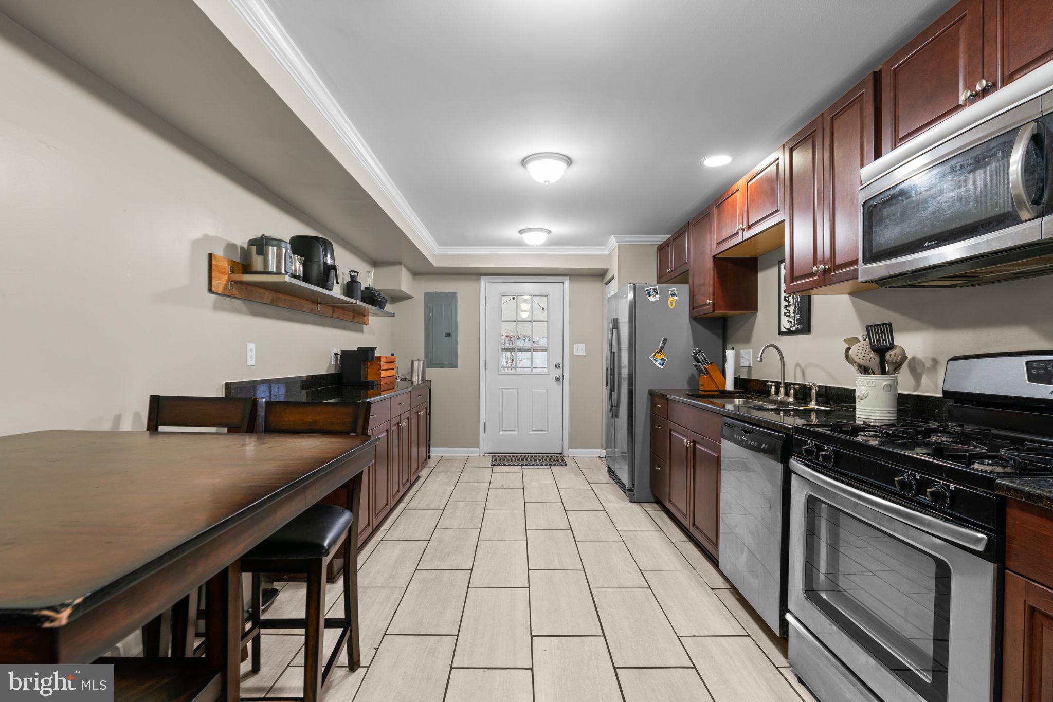 706 S Luzerne AVENUE