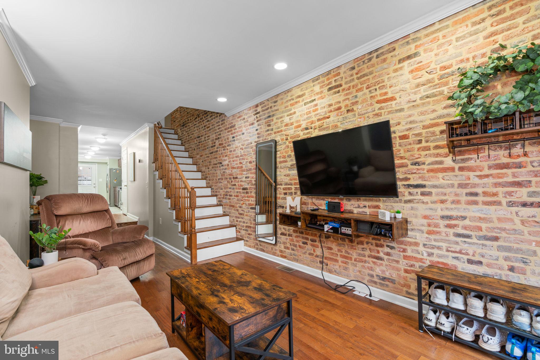 706 S Luzerne AVENUE