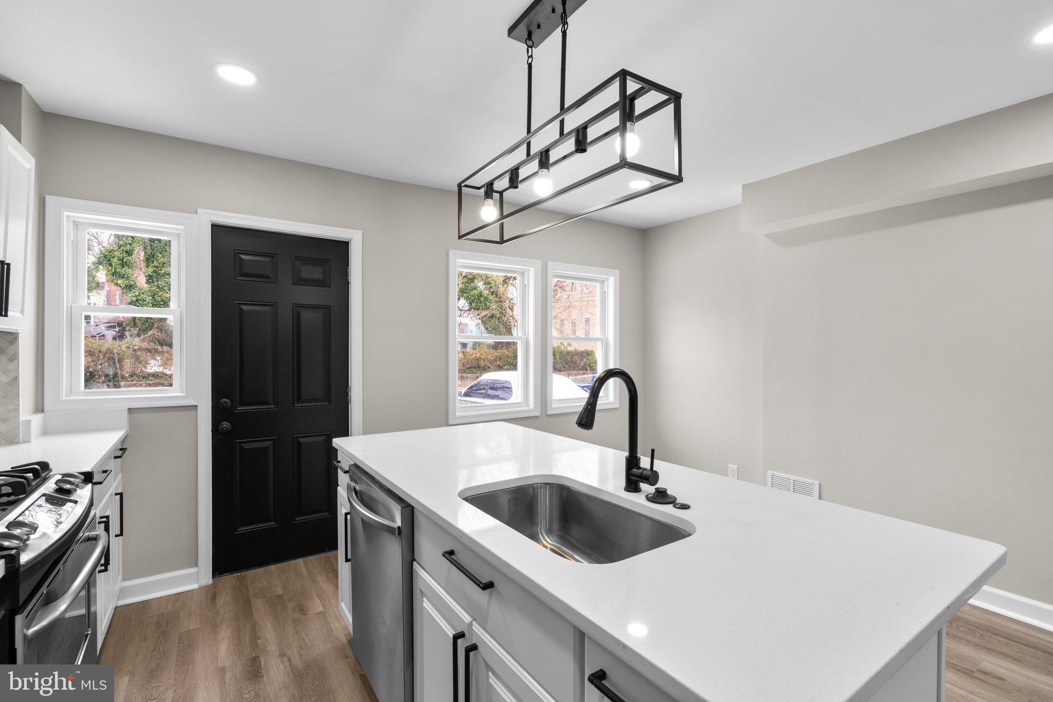 3004 Grantley AVENUE