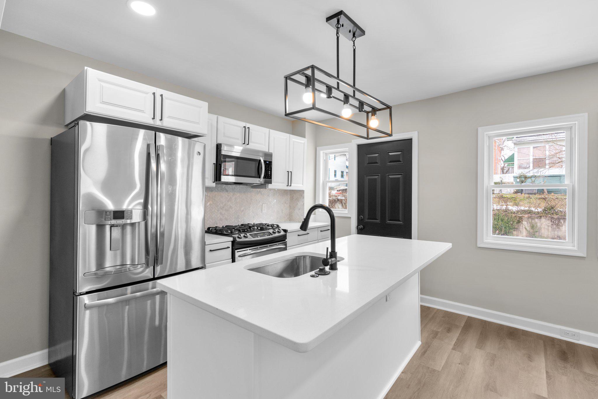 3004 Grantley AVENUE