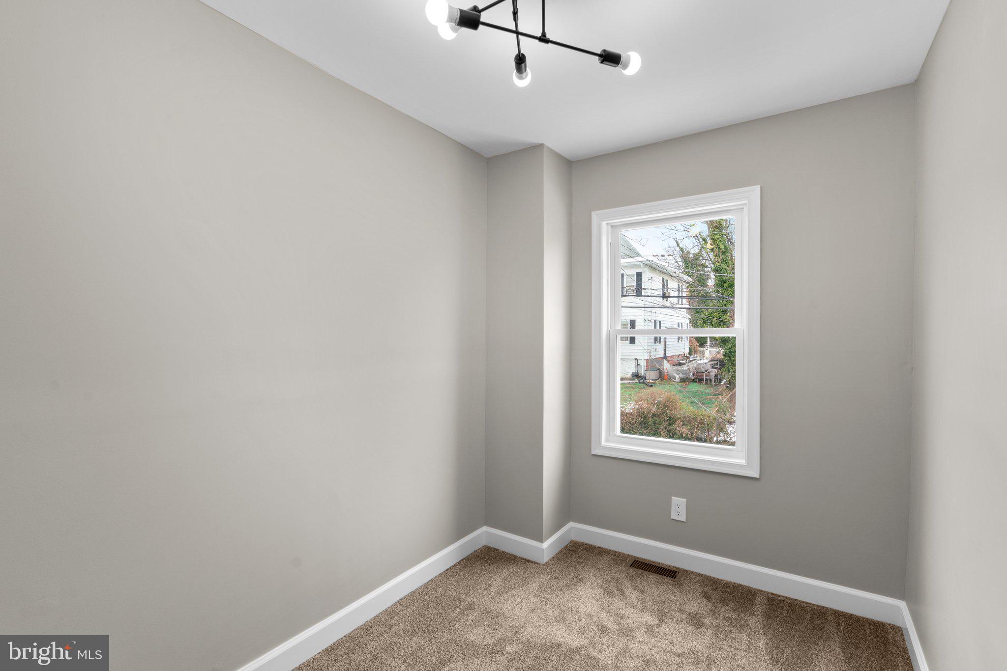 3004 Grantley AVENUE