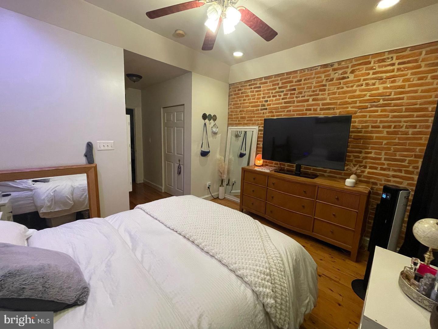 909 S POTOMAC STREET