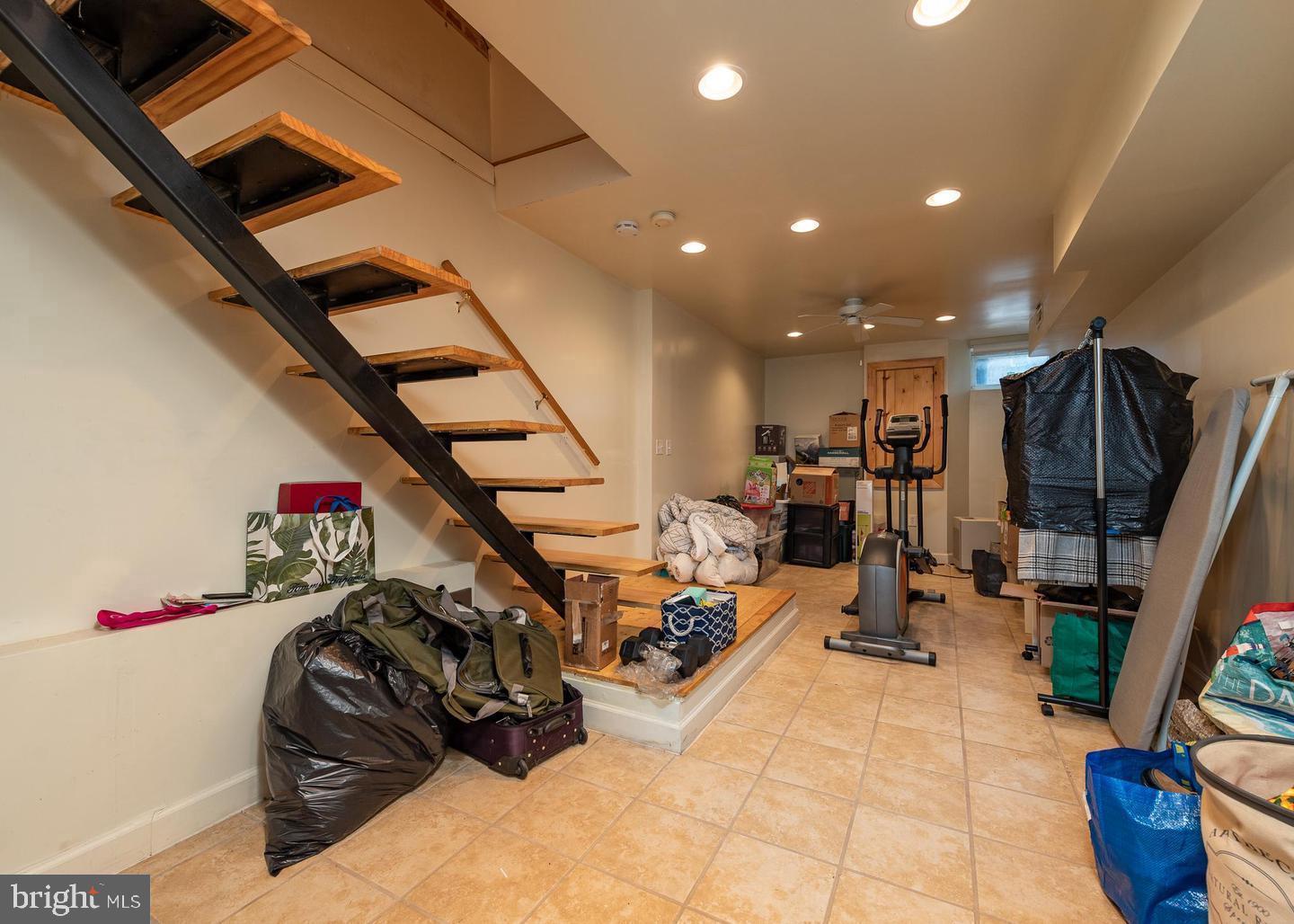 909 S POTOMAC STREET