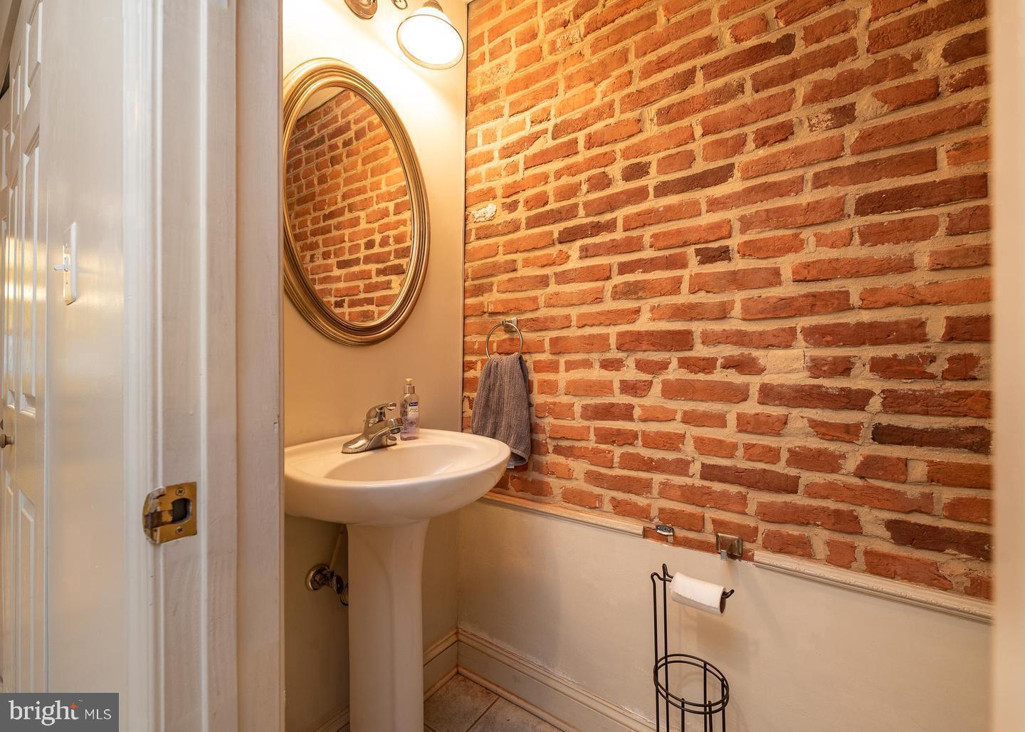 909 S POTOMAC STREET