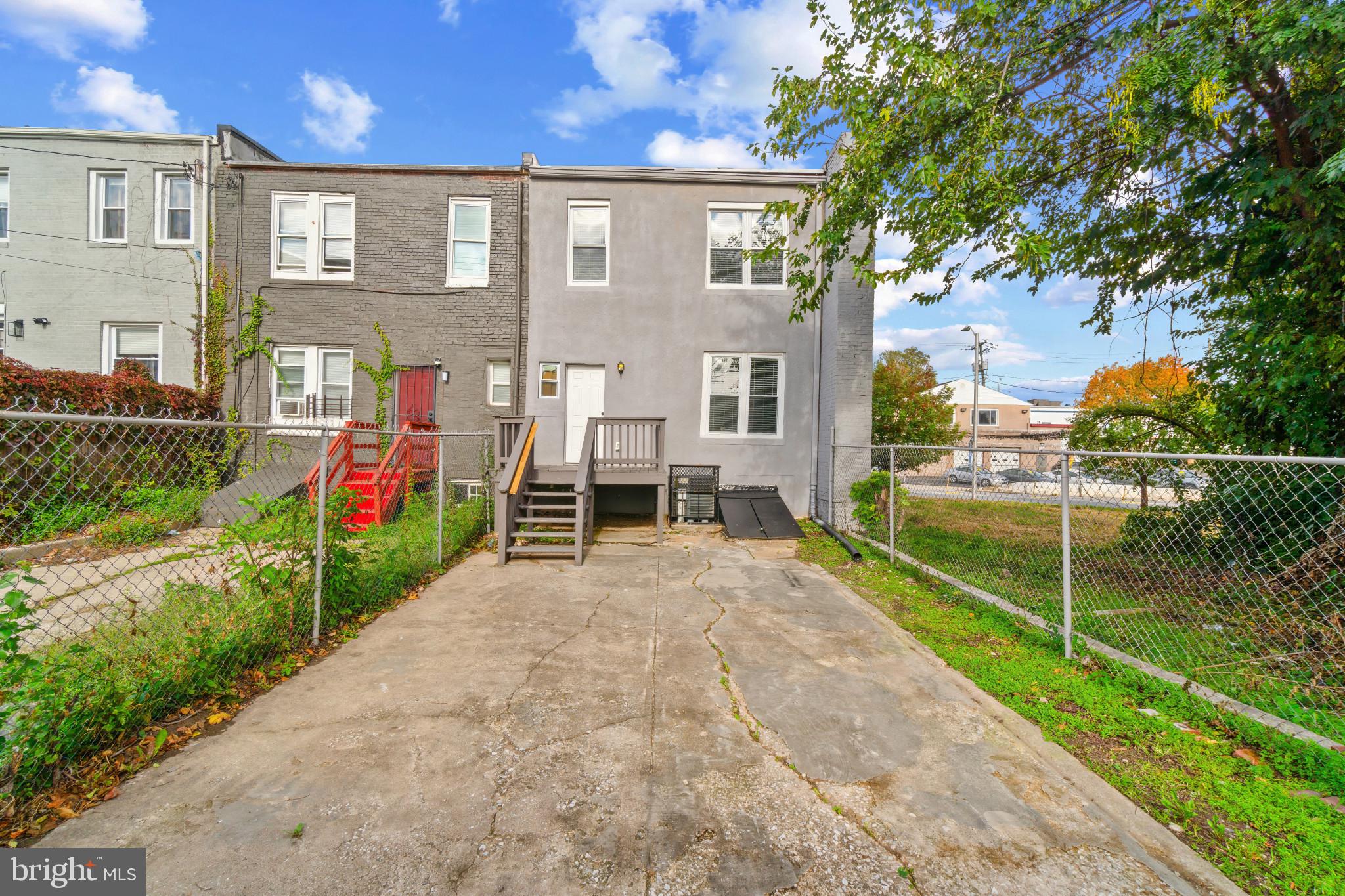 2226 N MONROE STREET N