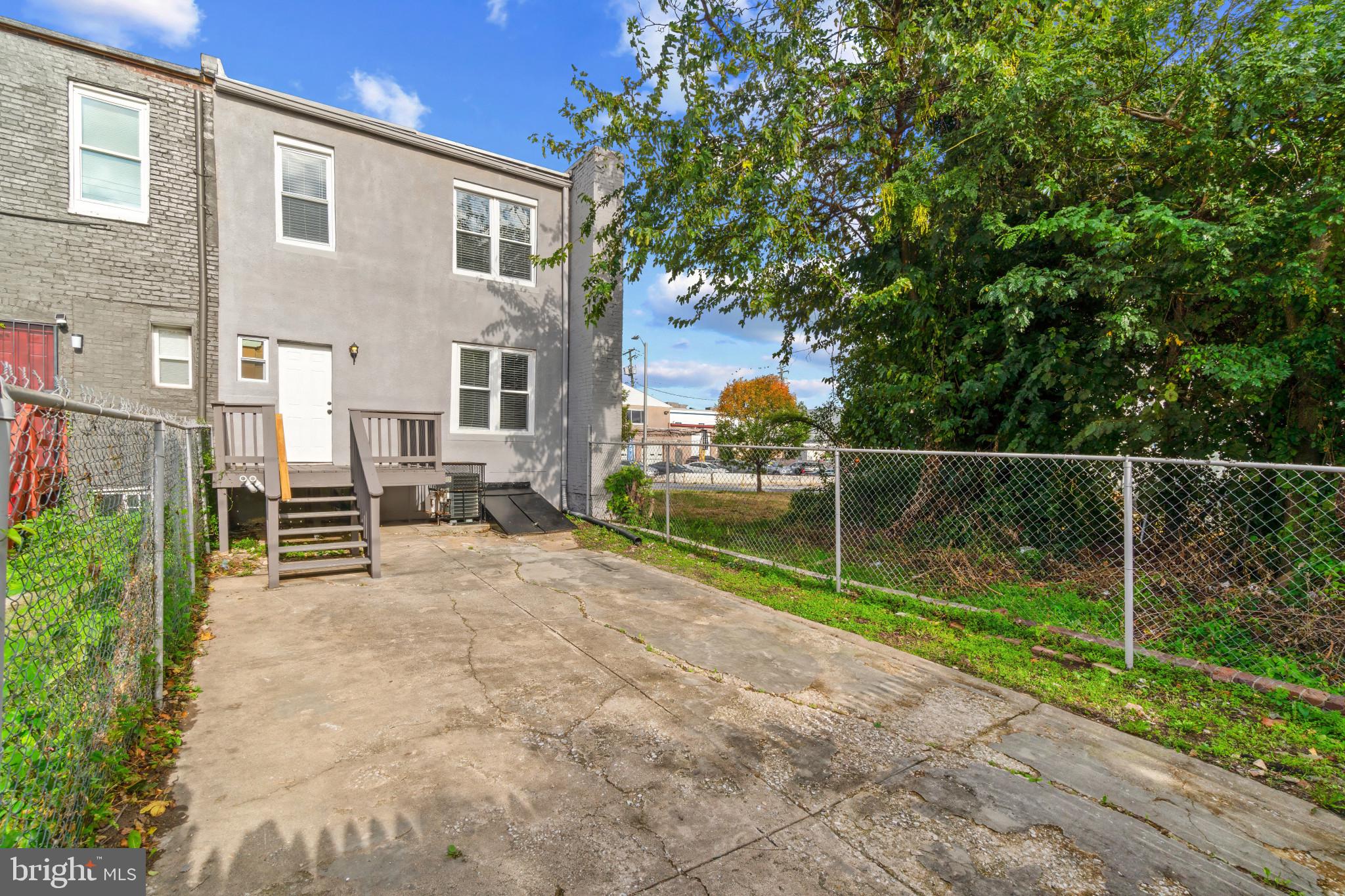 2226 N MONROE STREET N