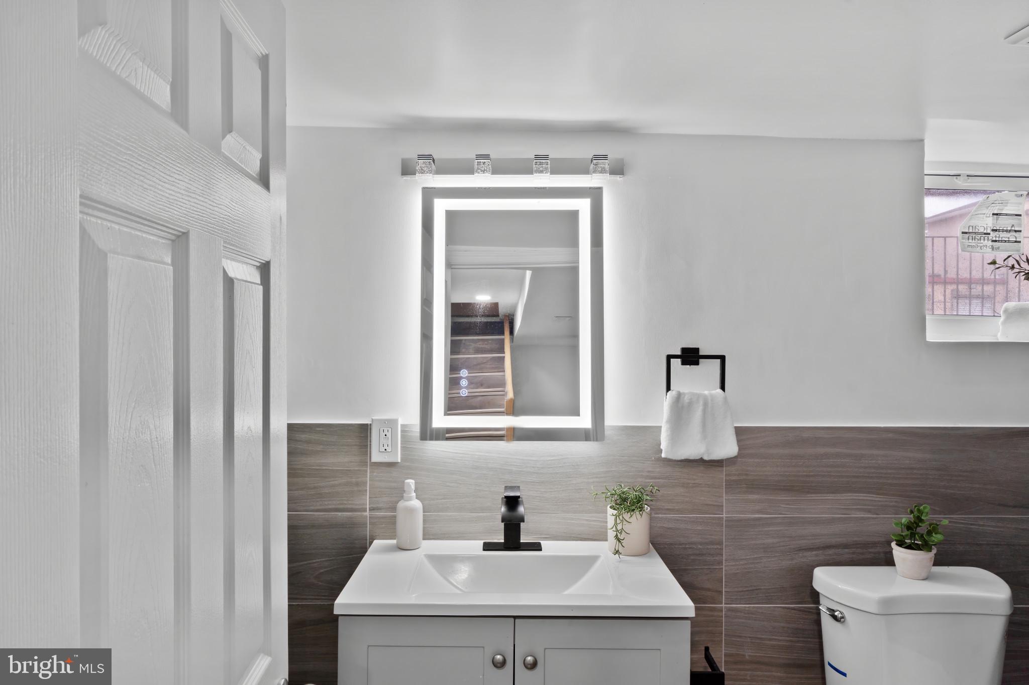 2226 N MONROE STREET N