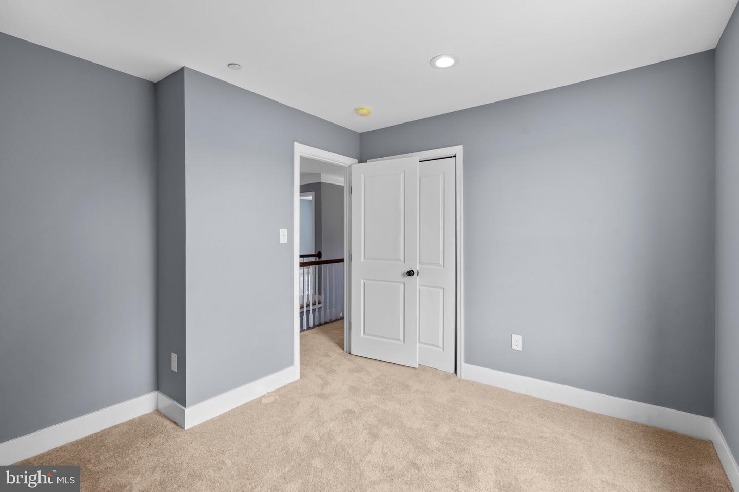 16 WALK AVENUE