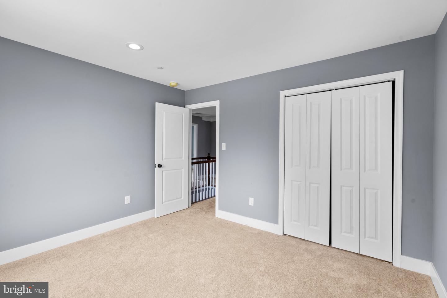 16 WALK AVENUE